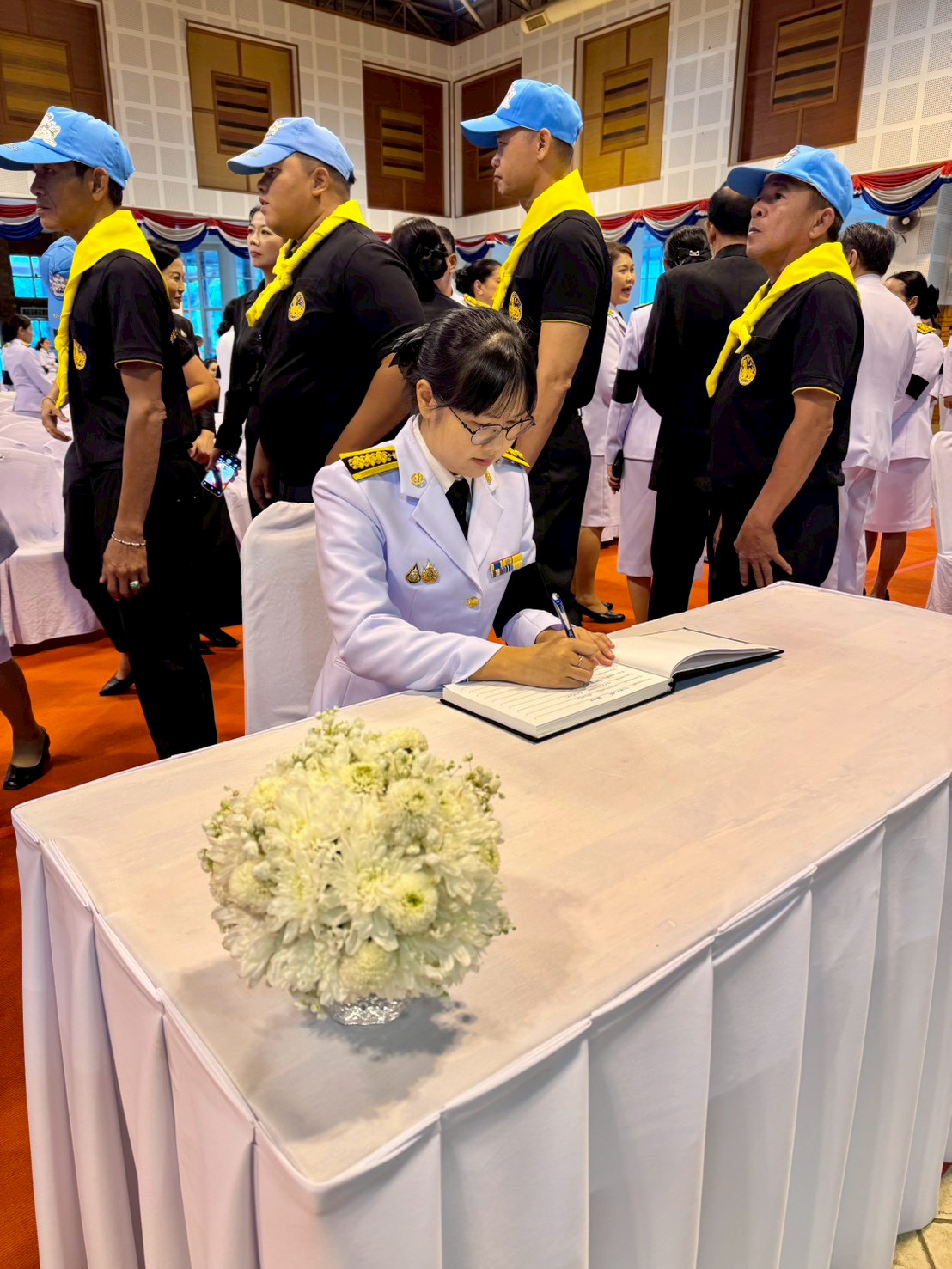 title - ส.ป.ก.จันทบุรี ร่วมพิธีถวายน้ำสรงพระศพ เบื้องหน้าพระรูปสมเด็จพระเจ้าลูกเธอเจ้าฟ้าพัชรกิติยาภา นเรนทิราเทพยวดี กรมหลวงราชสาริณีสิริพัชร มหาวัชรราชธิดา